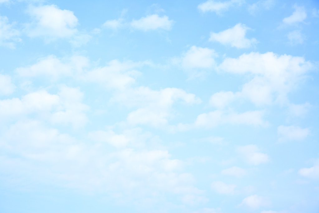 Фотообои Светло-голубое небо с облаками