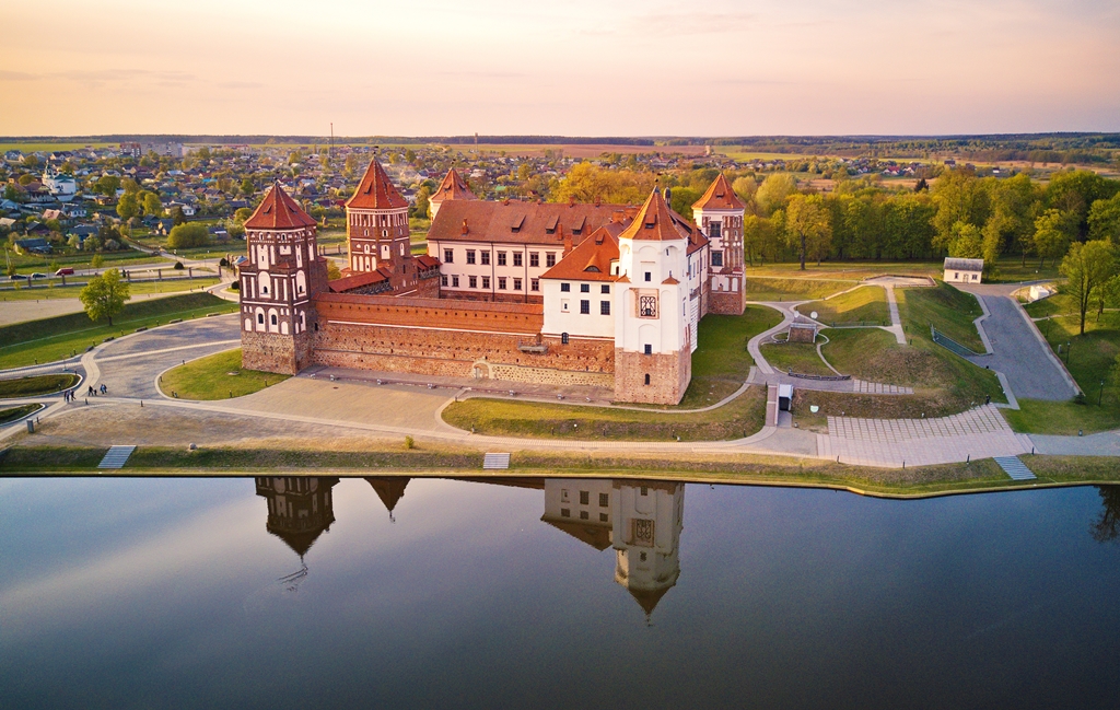 Фотообои Мирский замок. Беларусь