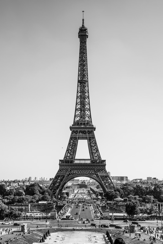Фотообои Знаменитая Эйфелева башня в Париже