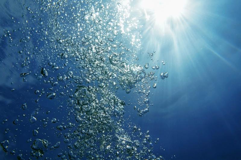 Фотообои Вид на солнце под водой 