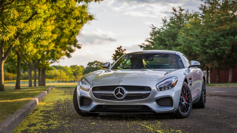 Фотообои в детскую mercedes_amg