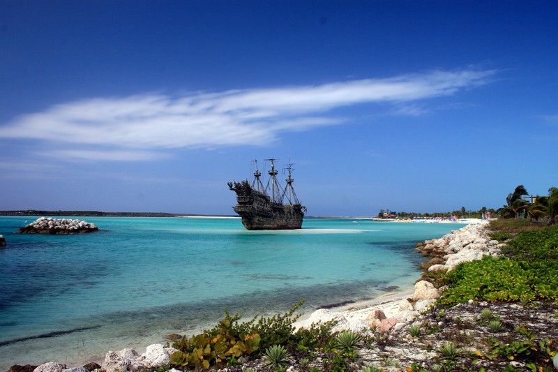 Фотообои Старый корабль в Карибском море