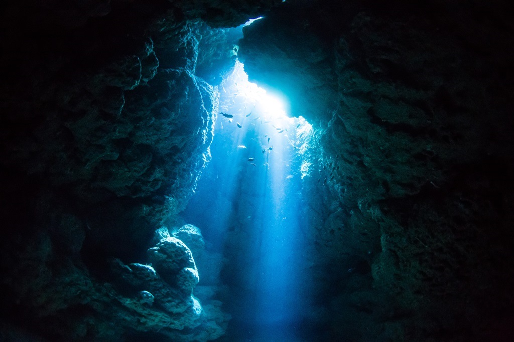 Фотообои Подводная пещера 