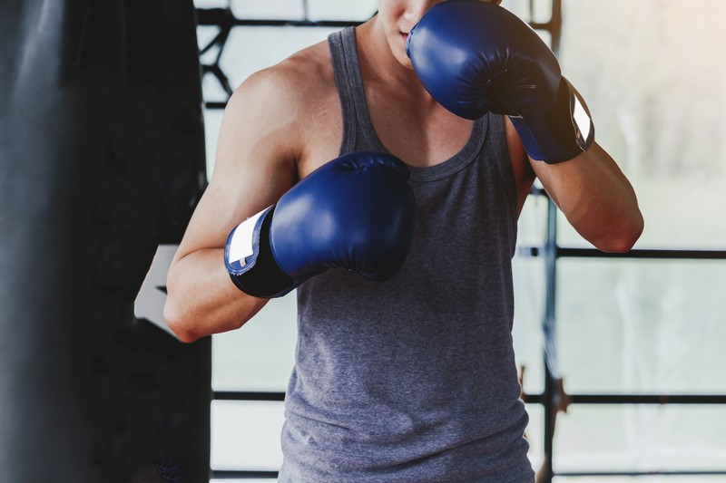 Фотообои Спортсмен в боксерских перчатках