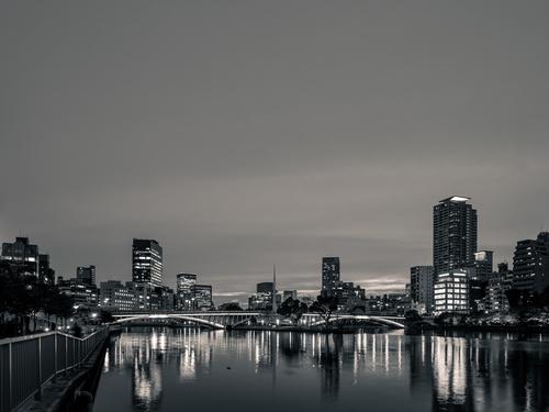 Фотообои Вид на город с реки 