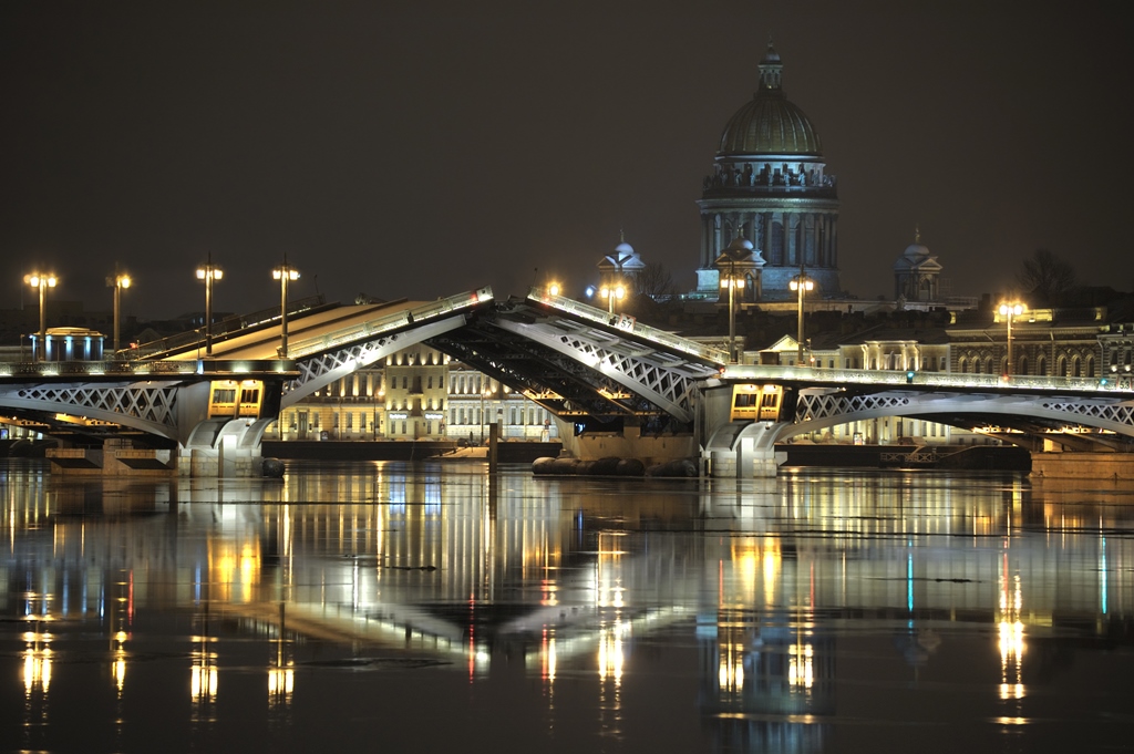 Фотообои Благовещенский мост в Санкт-Петербурге.