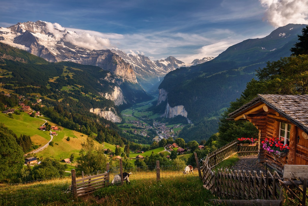 Фотообои Деревенька в Альпах 