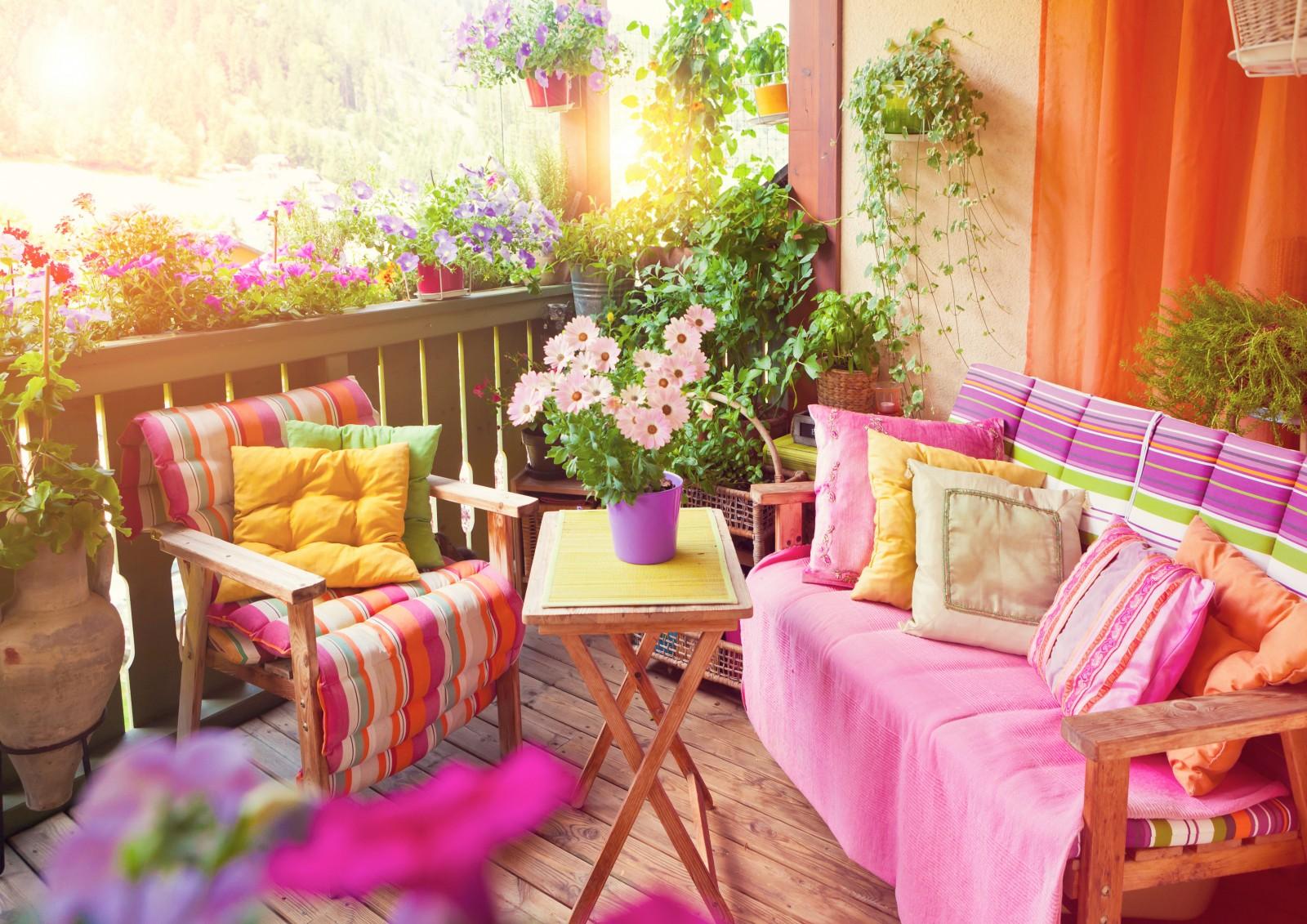 Фотообои вид из окна Розовый балкон 